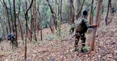 शीर्ष नक्सली देवजी ने किया आत्मसमर्पण