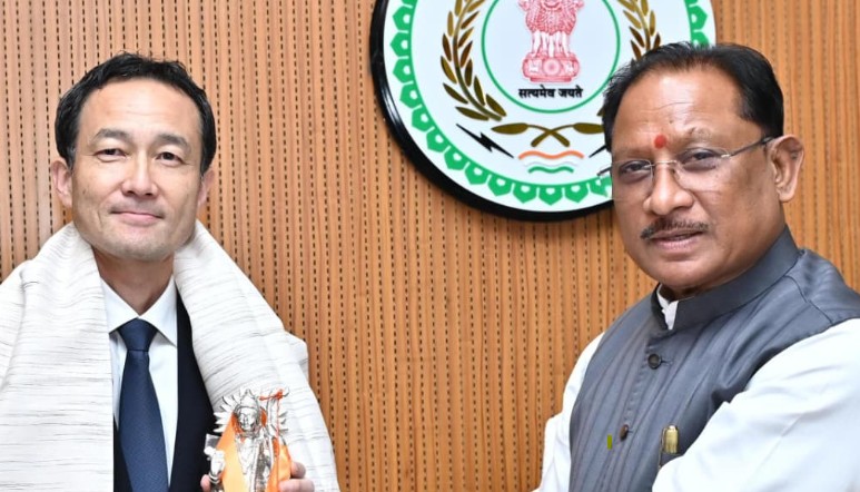 मुख्यमंत्री विष्णु देव साय से जापान दूतावास के राजनीतिक मामलों के मंत्री आबे नोरिआकि ने की सौजन्य मुलाकात