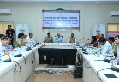 राज्यपाल रमेन डेका ने ली रायपुर जिले में विकासखंड स्तरीय समीक्षा बैठक