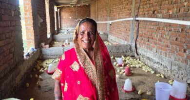 मजदूरी छोड़ ‘लखपति दीदी’ बनीं मति बाई, मुर्गी पालन से संवर रहा परिवार का भविष्य