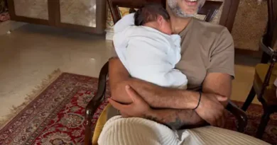 बॉलीवुड एक्ट्रेस सोनम कपूर ने अपने दूसरे बेटे के जन्म के कुछ हफ्तों बाद सोशल मीडिया पर फोटोज का एक कलेक्शन शेयर किया