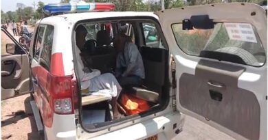 टीकमगढ़ के डायल 112 हीरोज: दो एफआरव्ही वाहनों की त्वरित मदद से 12 घायलों को पहुँचाया अस्पताल