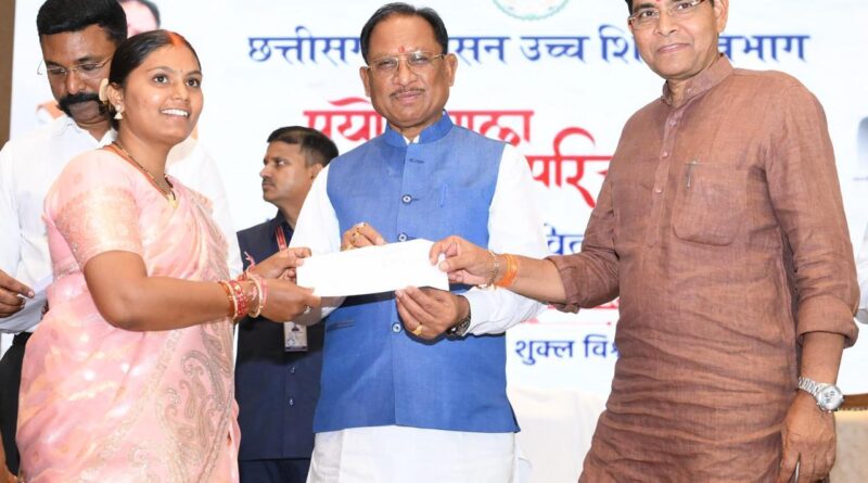 युवाओं के उज्ज्वल भविष्य के लिए सरकार पूर्णतः प्रतिबद्ध : मुख्यमंत्री श्री विष्णु देव साय