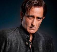 फोन को लेकर अक्षय खन्ना की इस आदत ने चौंकाया