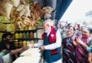 पश्चिम बंगाल के झाड़ग्राम में झालमुड़ी बेचने वाले बिक्रम कुमार को जान से मारने की धमकियां मिल रही