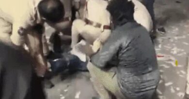 फिल्म पुष्पा 2 के प्रीमियर के दौरान हुई भगदड़ में घायल हुए बच्चे के परिवार से हाल ही में अल्लू अर्जुन के पिता और पत्नी ने मुलाकात की