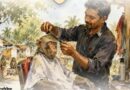 कर्नाटक में एक बंदर बाल कटवाने सैलून पहुंच गया, जहां उसने मसाज भी कराई