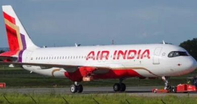टाटा ग्रुप की एयरलाइन कंपनी एअर इंडिया अपनी लागत घटाने के लिए कर्मचारियों की सैलरी में कटौती और उड़ानों की संख्या करीब 20% कम कर सकती