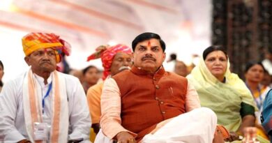 मुख्यमंत्री डॉ. यादव ने शुजालपुर में किसानों के साथ सुना मन की बात कार्यक्रम