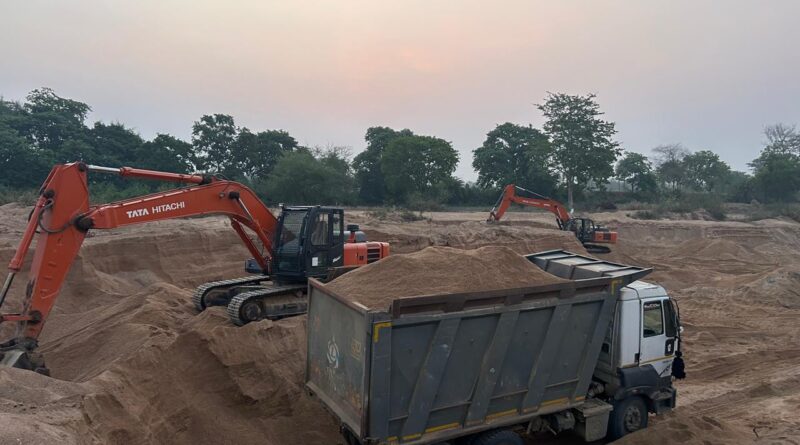 रेत के अवैध उत्खनन पर खनिज विभाग लगातार कर रहा है कार्रवाई