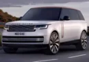 जगुआर लैंड रोवर (JLR) इंडिया ने ब्रिटेन से इंपोर्ट होने वाली अपनी सबसे प्रीमियम SUV रेंज रोवर SV की कीमत 75 लाख रुपए कम कर दी