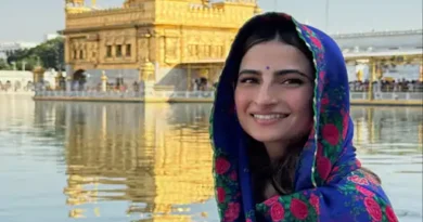 टीवी अभिनेत्री श्वेता तिवारी की बेटी और बॉलीवुड एक्ट्रेस पलक तिवारी अमृतसर स्थित गोल्डन टेंपल पहुंचीं