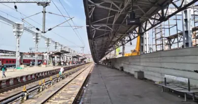 लखनऊ के चारबाग रेलवे स्टेशन के प्लेटफॉर्म नंबर-5 का टिन शेड गिर गया