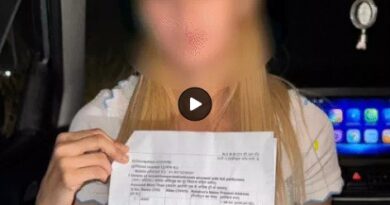स्टेज परफॉर्मेंस के दौरान हरियाणवी डांसर की कमर छूने के मामले में उत्तर प्रदेश के सासनी थाने में FIR दर्ज हो गई
