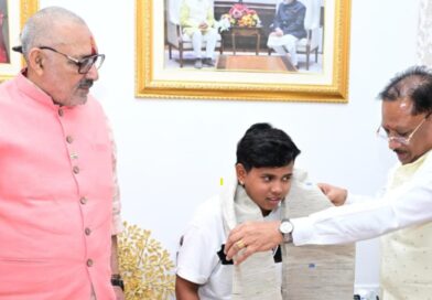 श्रीलंका दौरे के लिए भारतीय अंडर-19 महिला क्रिकेट टीम की उपकप्तान बनीं महक नरवासे : मुख्यमंत्री श्री विष्णु देव साय ने किया सम्मानित