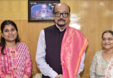 राज्यपाल डेका से सुप्रीम कोर्ट में छत्तीसगढ़ की स्टैंडिंग काउंसिल सुश्री जैन ने की सौजन्य भेंट