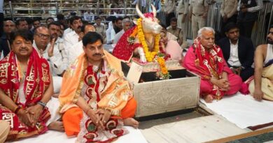 मुख्यमंत्री डॉ. यादव और केंद्रीय मंत्री श्री मनोहर लाल ने बाबा महाकाल की शयन आरती में शामिल होकर लिया दर्शन लाभ