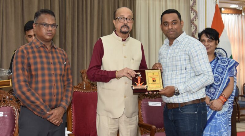 जीवन में ऐसा कार्य करें जिसमें केवल पाना नहीं, समाज को कुछ देना हो- राज्यपाल श्री रमेन डेका