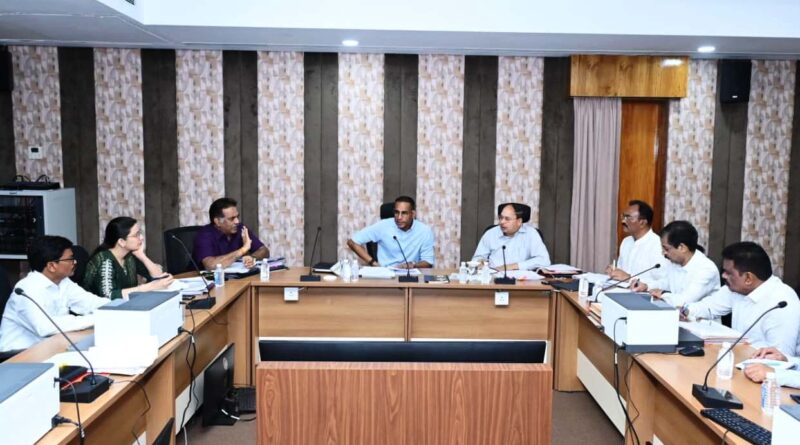 स्वीकृत कार्यों के 30 जून तक निविदा आमंत्रित कर 31 जुलाई तक कार्यादेश जारी करने के निर्देश