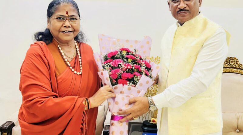 मुख्यमंत्री श्री विष्णु देव साय से राष्ट्रीय पिछड़ा वर्ग आयोग की अध्यक्ष साध्वी निरंजन ज्योति ने की सौजन्य भेंट