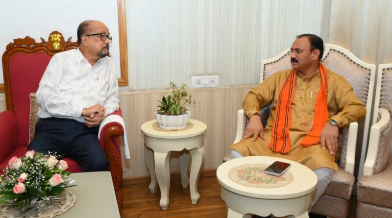 राज्यपाल डेका से स्वास्थ्य एवं परिवार कल्याण मंत्री जायसवाल ने की भेंट