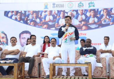 योग से शारीरिक व मानसिक विकास होता है, इसे जीवन में अपनाएं – मंत्री लखनलाल देवांगन