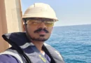 जैसे ही हमले का सायरन बजता, जहाज के सभी 22 कर्मचारी भागकर नीचे इंजन रूम में छिप जाते थे