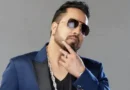 पॉपुलर सिंगर मीका सिंह ने 10 जून की रात अपना 50वां जन्मदिन मनाया