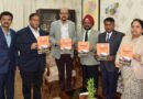 राज्यपाल श्री डेका को प्रमुख लोकायुक्त श्री उबोवेजा ने आयोग का वार्षिक प्रतिवेदन सौंपा