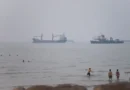पूर्व सुप्रीम लीडर अयातुल्लाह अली खामेनेई की अंतिम यात्रा के बीच ईरान ने  होर्मुज में फिर हमले शुरू कर दि