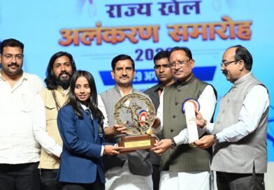 छत्तीसगढ़ की खेल प्रतिभाओं को तलाशने, तराशने और राष्ट्रीय-अंतरराष्ट्रीय मंच तक पहुंचाने के लिए सरकार प्रतिबद्ध – मुख्यमंत्री विष्णुदेव साय मुख्यमंत्री विष्णुदेव साय