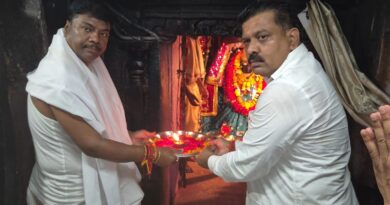 श्यामगिरी में शहीद पूर्व विधायक स्व. भीमा मंडावी को उप मुख्यमंत्री विजय शर्मा और वन मंत्री केदार कश्यप ने दी श्रद्धांजलि