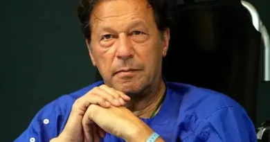 पाकिस्तान क्रिकेट बोर्ड (PCB) ने इंग्लैंड के खिलाफ टेस्ट सीरीज खेल रहे अपने खिलाड़ियों को इमरान खान की कैद पर बयान देने से मना किया