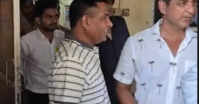 अलीगढ़ में एक्टर चंद्रचूड़ सिंह की हवेली कब्जाने में उनकी चाची समेत 7 लोगों पर केस दर्ज हुआ