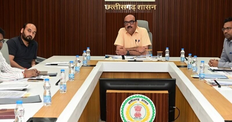मुख्य सचिव की अध्यक्षता में राष्ट्रीय तकनीकी वस्त्र मिशन की समीक्षा बैठक सम्पन्न