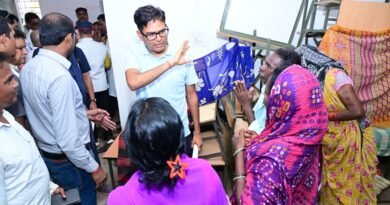 बाढ़ की मुश्किल घड़ी में अपनों के बीच पहुंचे वित्त मंत्री ओ.पी. चौधरी