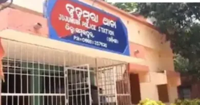 ओडिशा के सुंदरगढ़ जिले में दो आदिवासी लड़कियों के साथ कथित तौर पर पांच युवकों ने दुष्कर्म किया