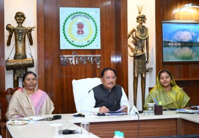 मुख्यमंत्री विष्णु देव साय ने पूर्व केंद्रीय मंत्री स्वर्गीय लरंग साय की प्रतिमा का किया वर्चुअल अनावरण