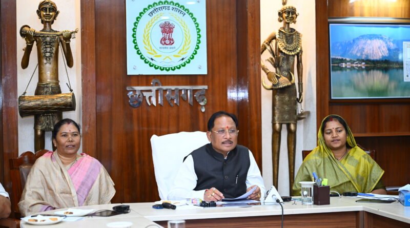 मुख्यमंत्री विष्णु देव साय ने पूर्व केंद्रीय मंत्री स्वर्गीय लरंग साय की प्रतिमा का किया वर्चुअल अनावरण
