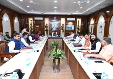 मुख्यमंत्री विष्णु देव साय की अध्यक्षता में आज सिविल लाइन स्थित मुख्यमंत्री निवास में मंत्री परिषद की बैठक प्रारम्भ