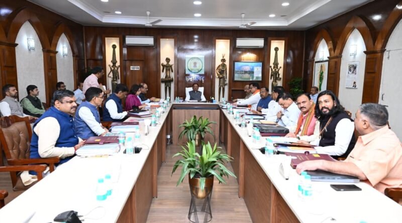 मुख्यमंत्री विष्णु देव साय की अध्यक्षता में आज सिविल लाइन स्थित मुख्यमंत्री निवास में मंत्री परिषद की बैठक प्रारम्भ