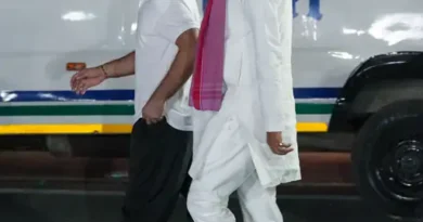 मुख्य चुनाव आयुक्त ज्ञानेश कुमार के इस्तीफे की मांग को लेकर विपक्षी गठबंधन ने शुक्रवार को लगातार चौथे दिन प्रदर्शन और मार्च निकाला