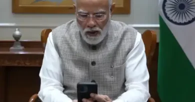 प्रधानमंत्री नरेंद्र मोदी ने शुक्रवार को 174 जान बचाने वाले भारतीय पायलट स्मित मच्छर से करीब 9 मिनट वीडियो कॉल पर बात की